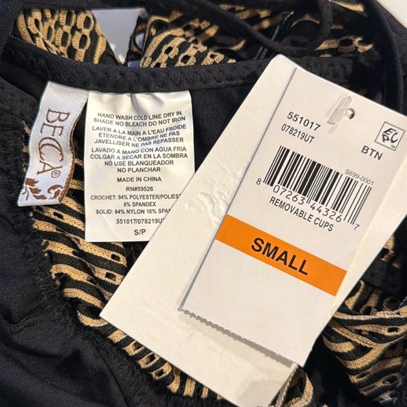 Becca Show & Tell Plunge One Piece - Picture 14 of 15